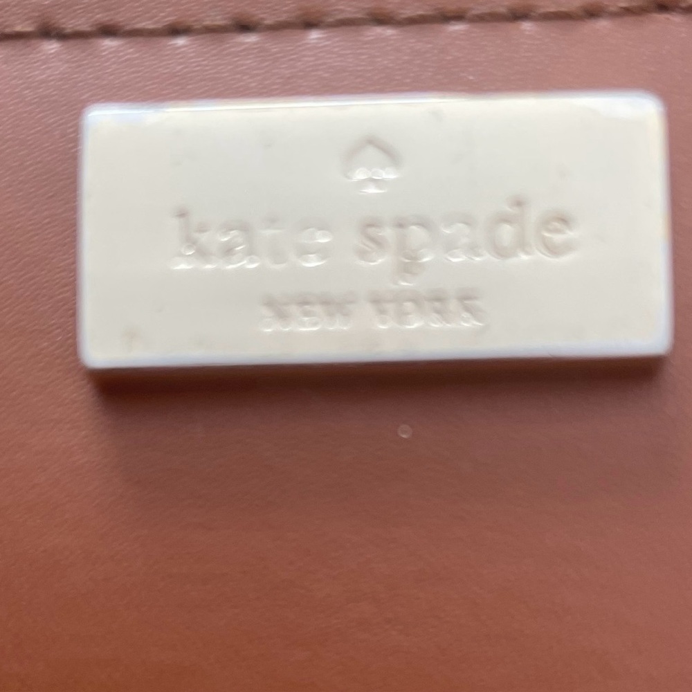 Kate Spade New York ♠️ Brown Leather Zipper Around Wallet EUC - Picture 4 of 4